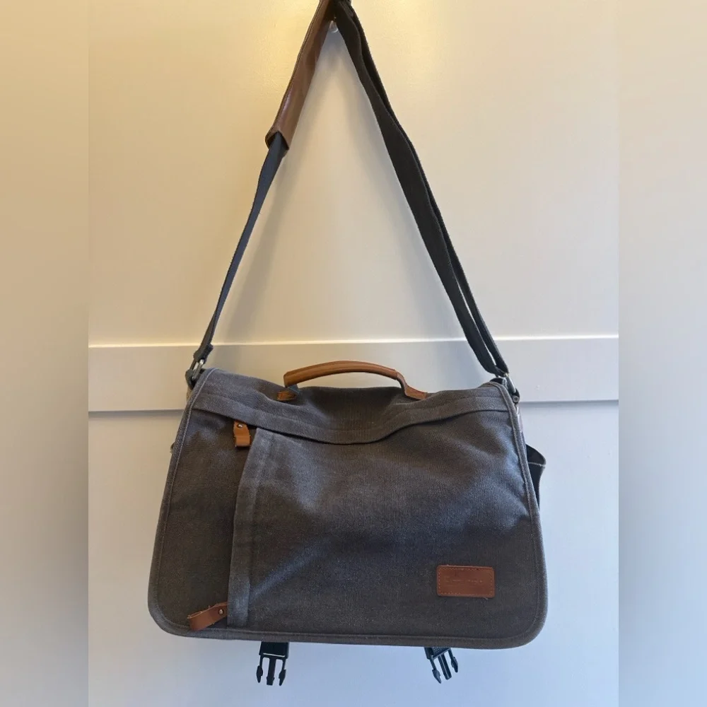 ESTARER Gray Canvas Messenger Laptop Bag w/ Leather Trim *FLAW* See Description